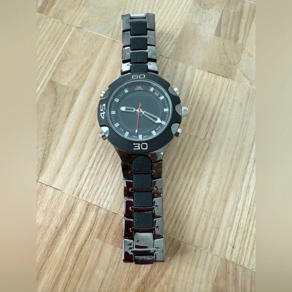 U.S. POLO ASSN men’s black and gray sport watch NEW BATTERY